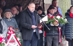 Uroczyste odsłonięcie pomnika w hołdzie Żołnierzom Armii Krajowej Batalionu 