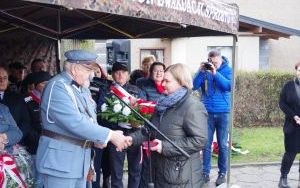 Uroczyste odsłonięcie pomnika w hołdzie Żołnierzom Armii Krajowej Batalionu 